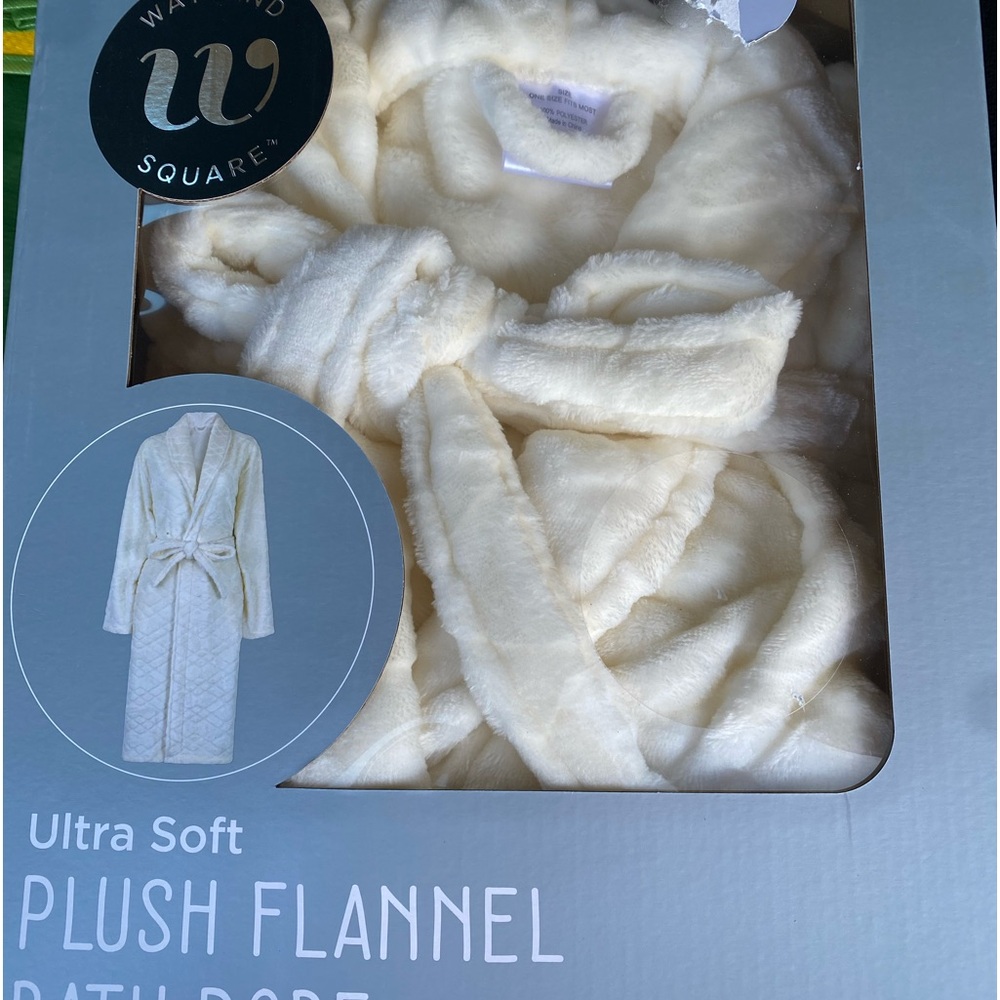 Ultra plush flannel bathrobe